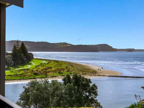 57 Rosario Crescent, Red Beach