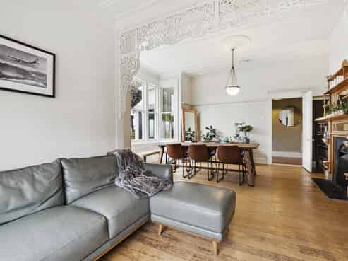 19 Middleton Road, Kew