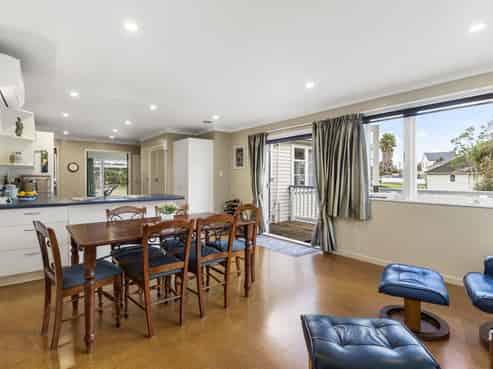 22 Larsen Road, Panmure