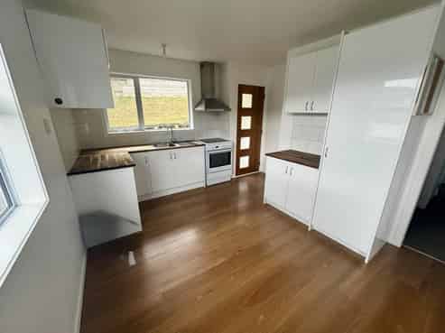 1/6 Naseby Grove, Wainuiomata