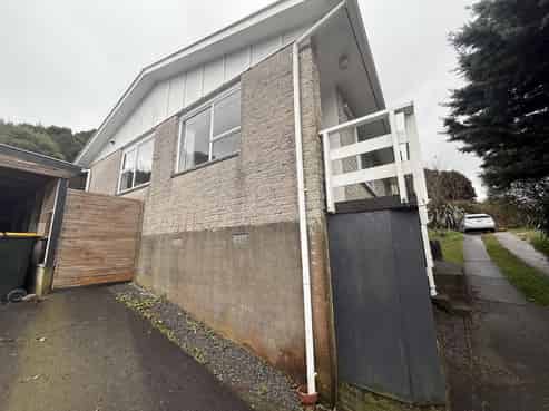 1/6 Naseby Grove, Wainuiomata