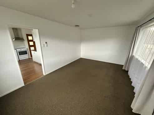 1/6 Naseby Grove, Wainuiomata