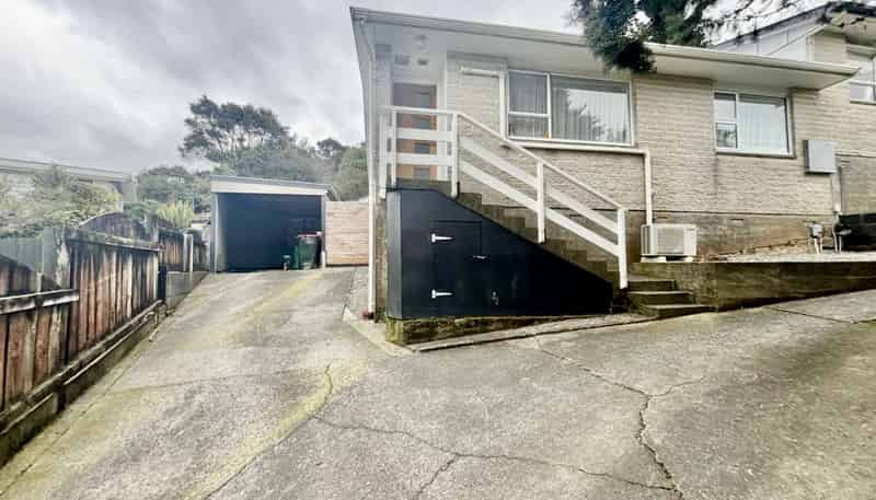 1/6 Naseby Grove, Wainuiomata