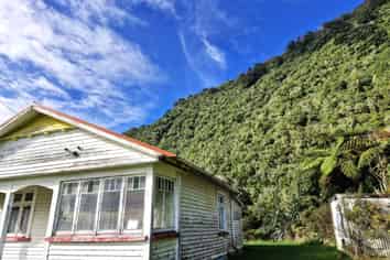 2364 State Highway 6, Barrytown