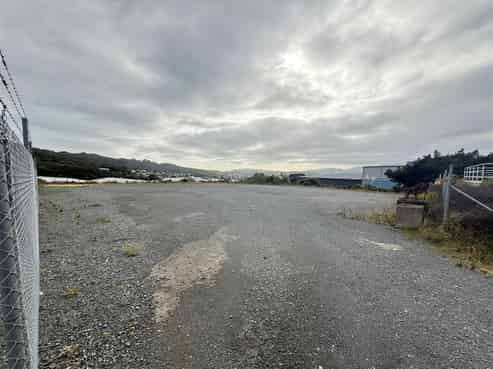 Secure Yard in Porirua