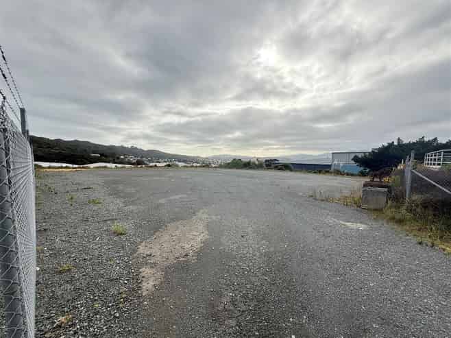 Secure Yard in Porirua