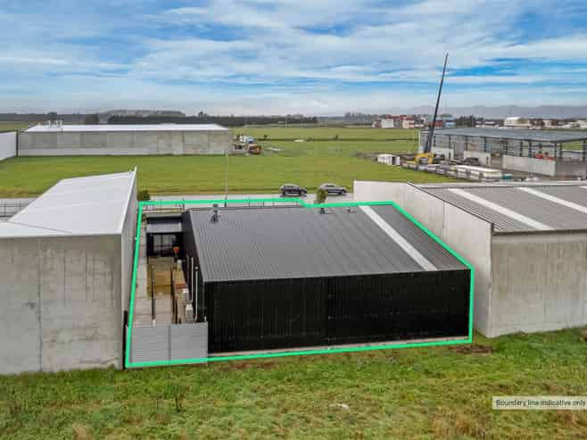 Versatile 342sqm* Building - Modern & Ready!