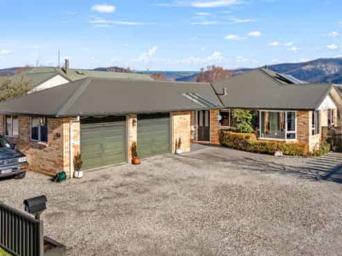 13 Barry Avenue, Cromwell