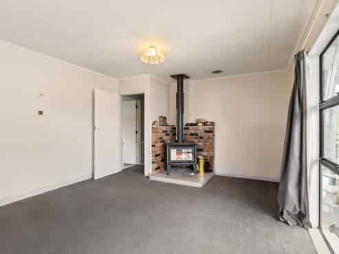 166 West Road, Mauriceville