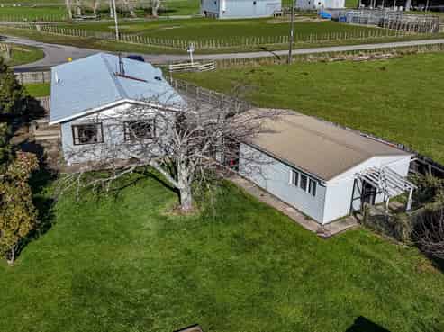 166 West Road, Mauriceville