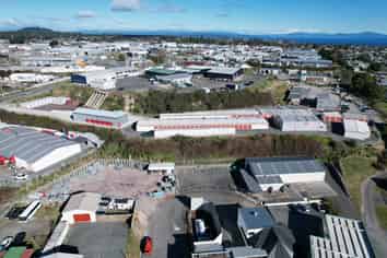 Owner Occupiers & Investors
