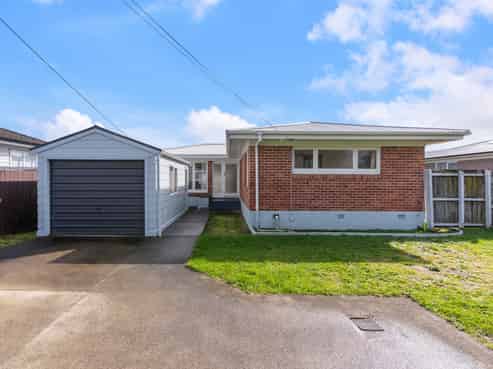 142 Clevedon Road, Papakura