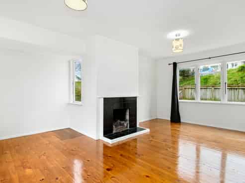 30 Roberts Street, Tawa