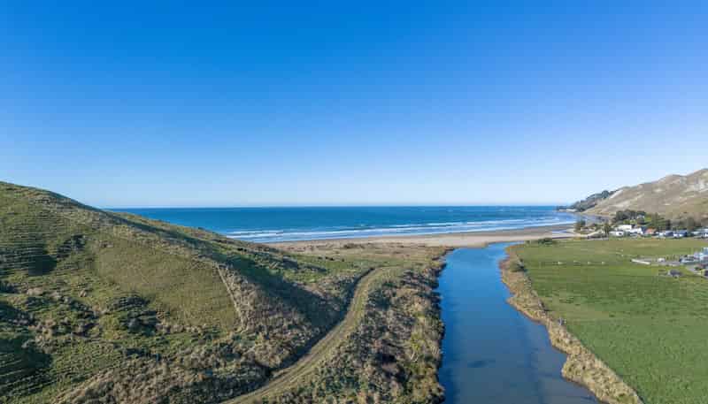 55 Punawaitai Road, Pourerere