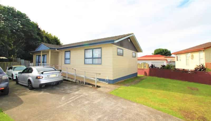 12 Harwell Place, Mangere