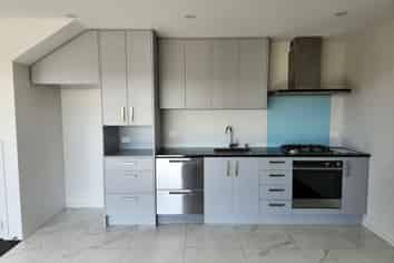 69 Woodridge Drive, Woodridge