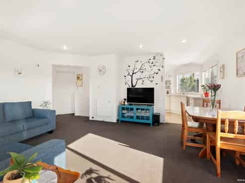 6/12 Wernham Place, Northcote