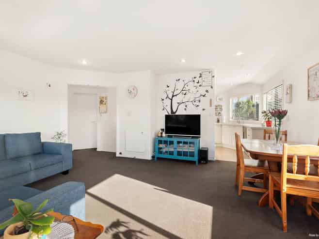 6/12 Wernham Place, Northcote