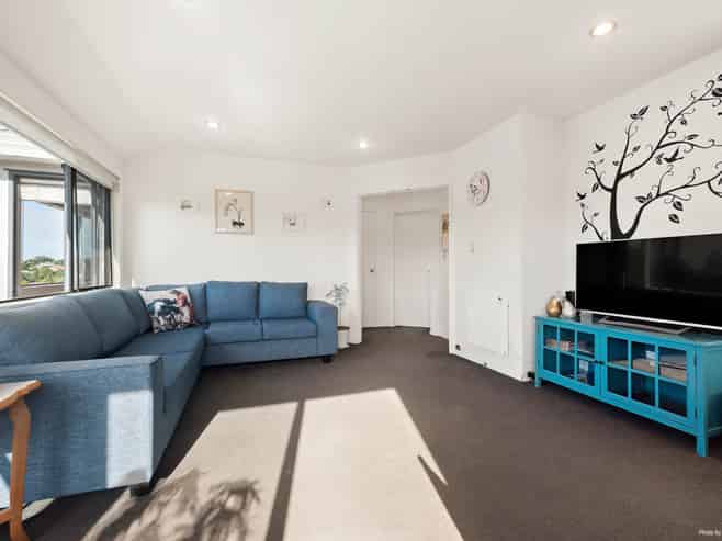 6/12 Wernham Place, Northcote