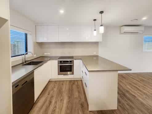 4/28 Granville Street, Silverstream