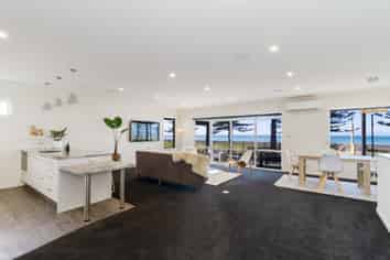 563 Marine Parade, Napier South