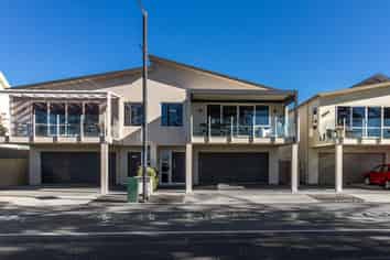 563 Marine Parade, Napier South