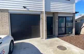 E/2 Kelvin Road, Papakura