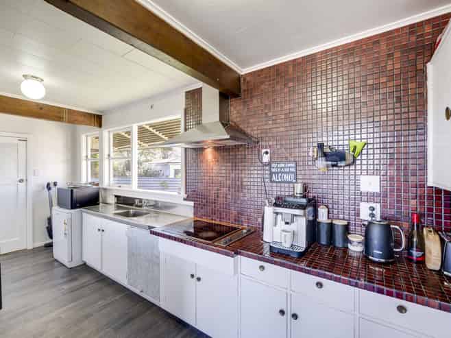 24 Windsor Terrace, Taradale