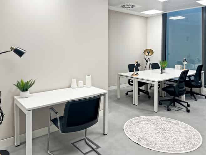 Office space for 3 in Spaces 86 Customhouse Quay 