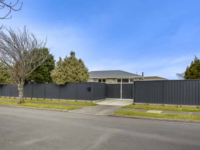 1 James Foley Avenue, Pirimai