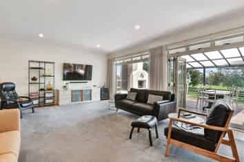 4 Tiller Court, Gulf Harbour