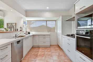 4 Tiller Court, Gulf Harbour