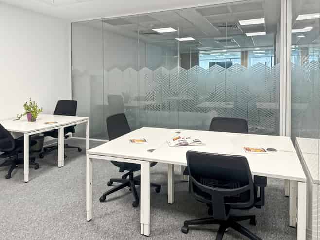 Office space for 4 in Spaces 86 Customhouse Quay 
