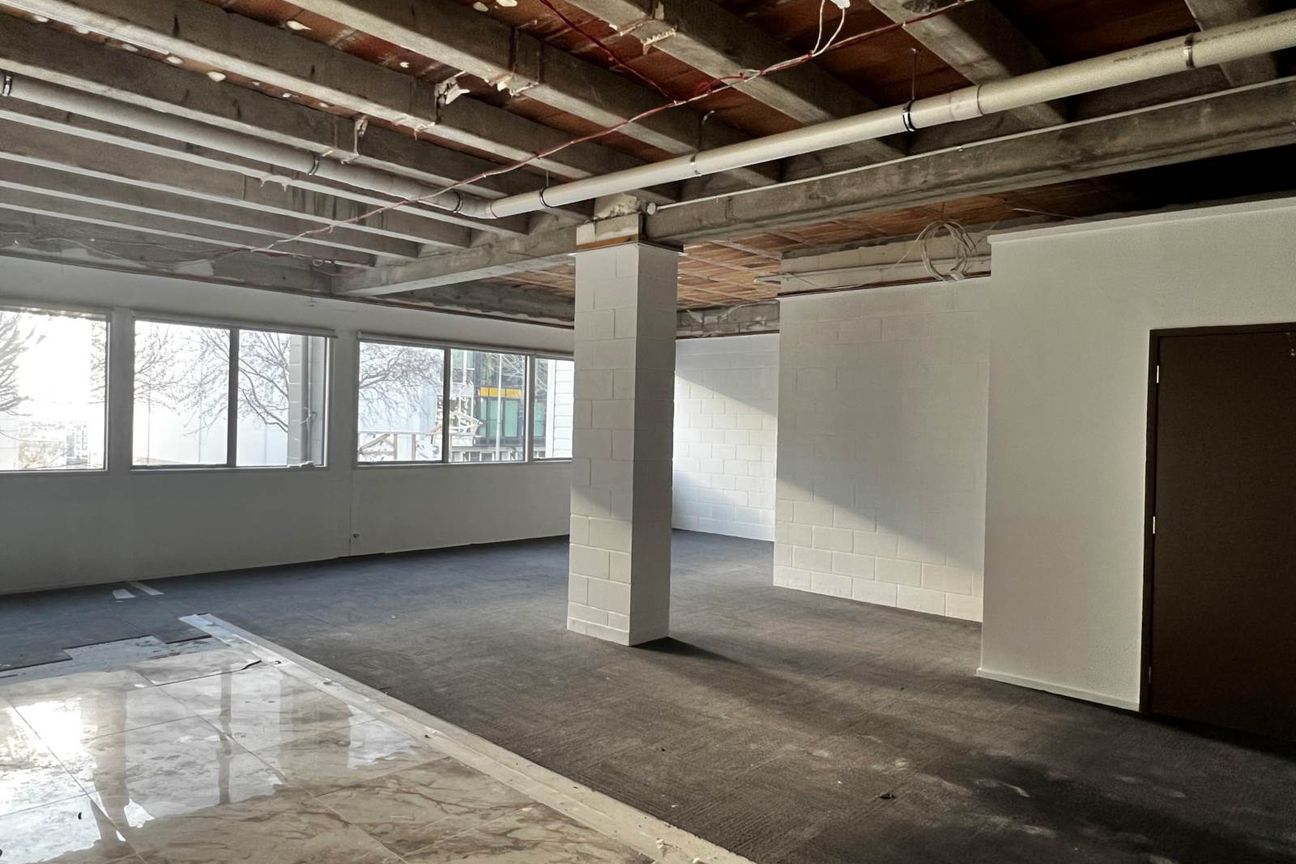 AFFORDABLE OFFICE SPACE ON HOBSON STREET - Vista 5