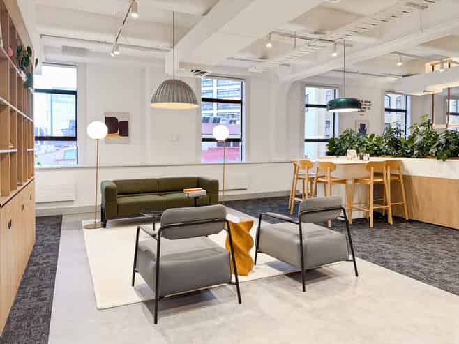 Office space for 5 persons in 86 Customhouse Quay 