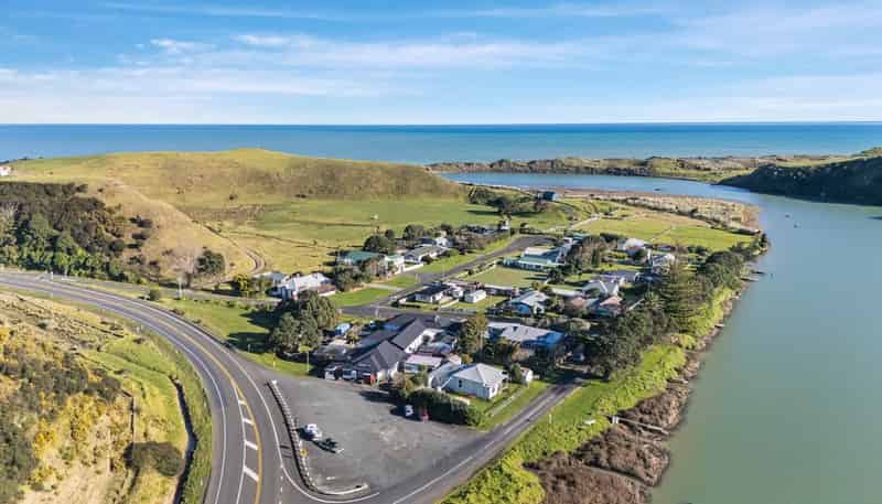 4 Gribben  Street, Awakino