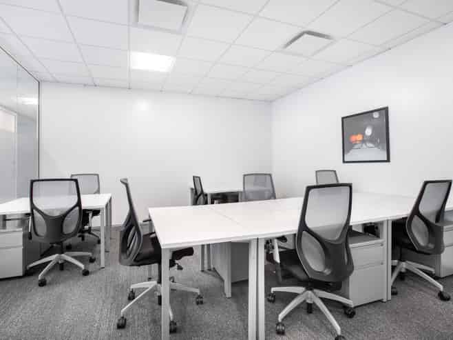 Office space for 10 in Spaces 86 Customhouse Quay