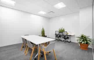 Office space for 10 in Spaces 86 Customhouse Quay
