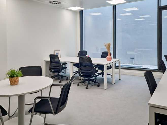 Office for 15, at Spaces 86 Customhouse Quay