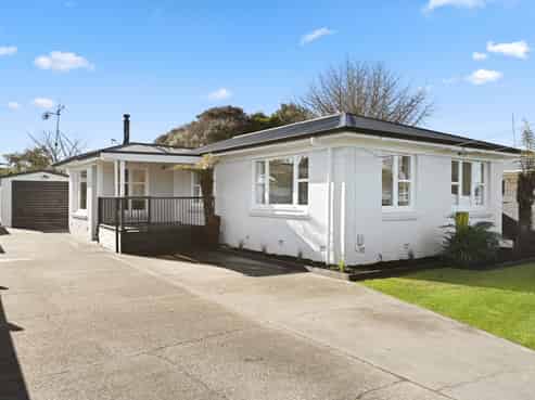 92 Silverdale Road, Silverdale