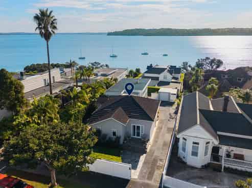 11 Marine Parade, Herne Bay