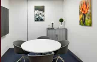 Flexible many ways to work your way in 86 Quay 