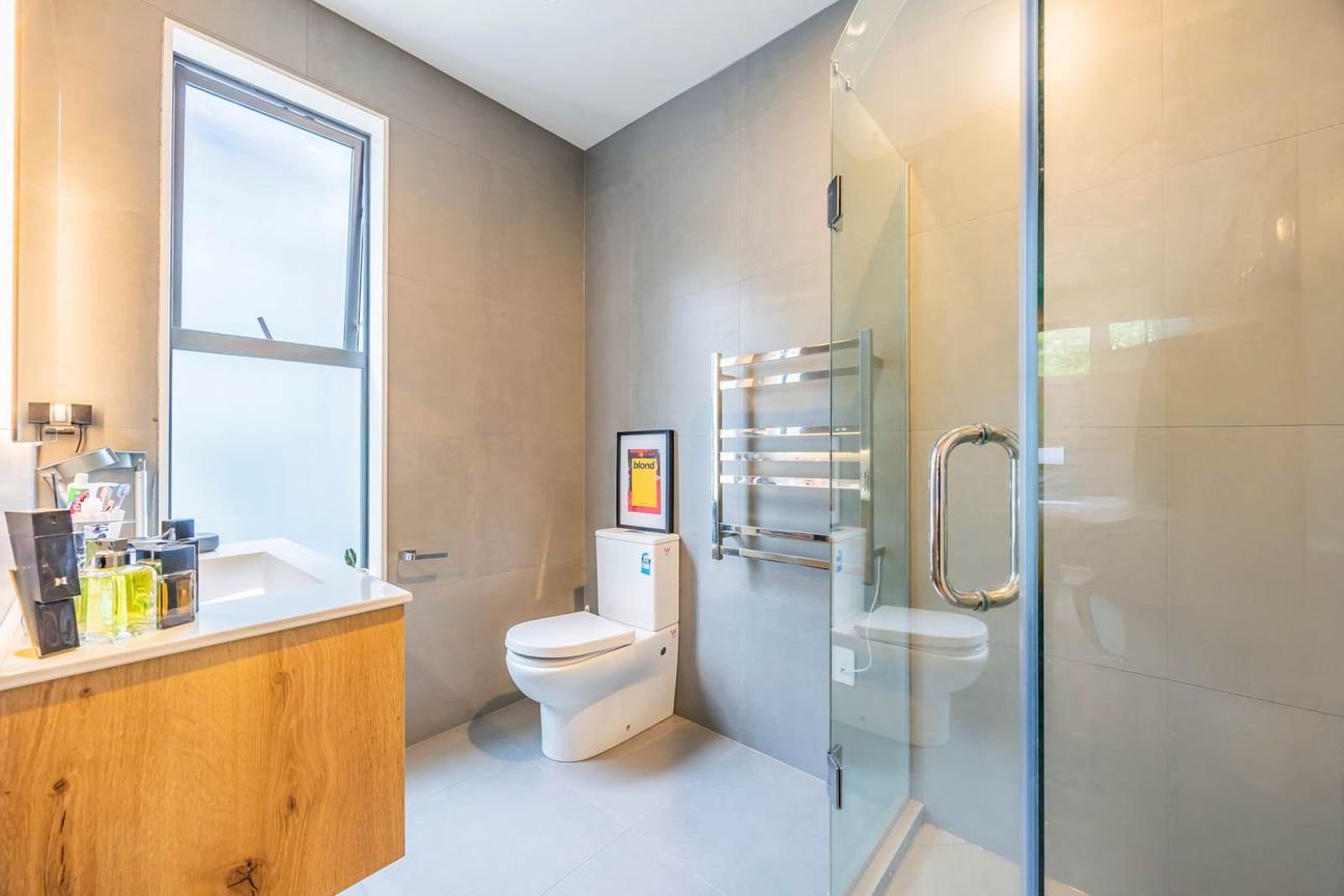 Contemporary Elegance in Orewa - Altro