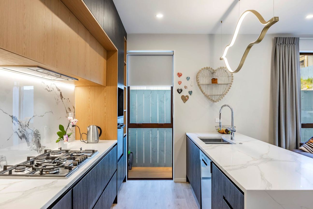 Contemporary Elegance in Orewa - Vista 4