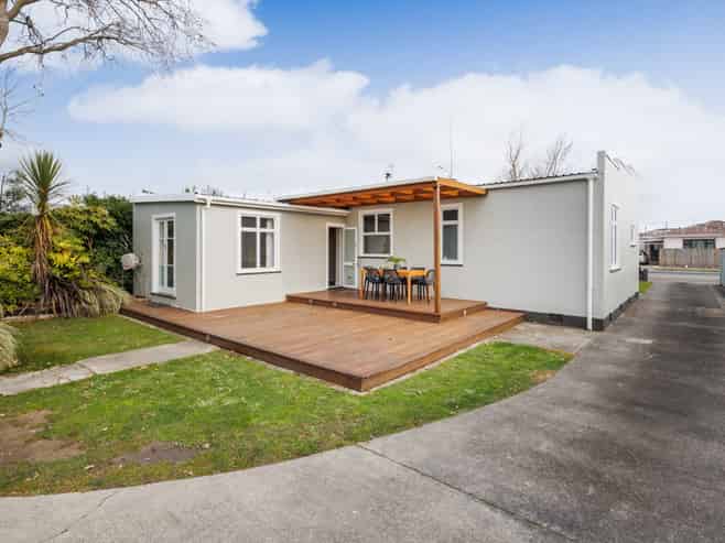 301 Botanical Road, West End