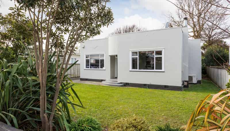 301 Botanical Road, West End