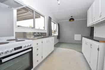 12  Moore Crescent , Carterton