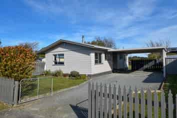 12  Moore Crescent , Carterton