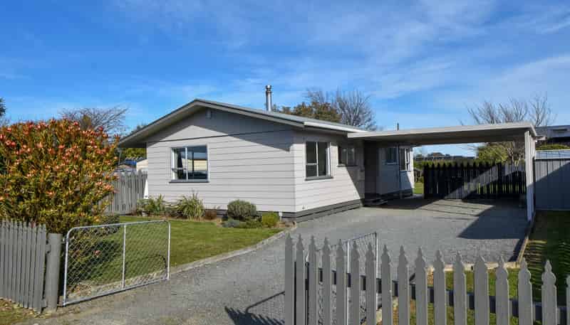 12  Moore Crescent , Carterton