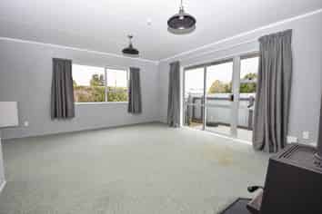 12  Moore Crescent , Carterton